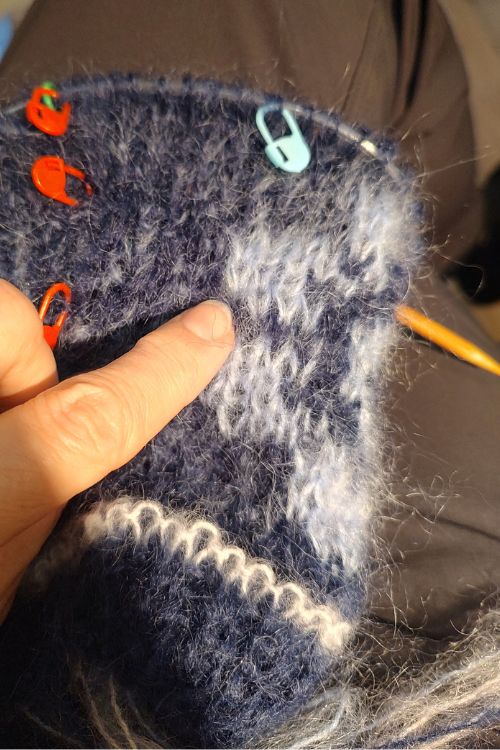 Mari sweater strikkeopskrift